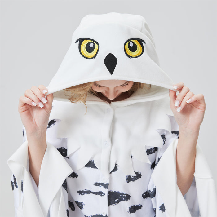 🦉 The Snowy Owl Cape – Majestic Warmth & Whimsy